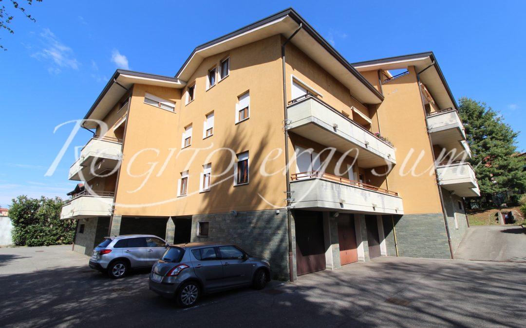 Varese – Pentalocale con due boxes e due cantine