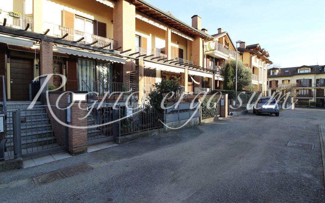 Buguggiate – Bilocale con box doppio in larghezza