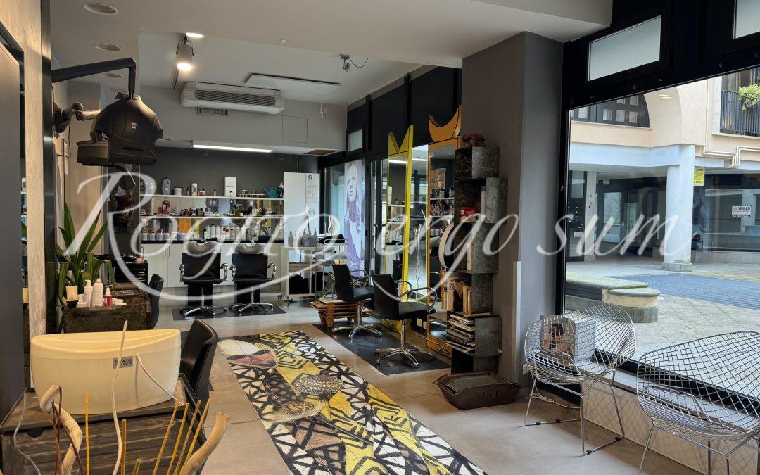 Varese – Negozio con vetrine