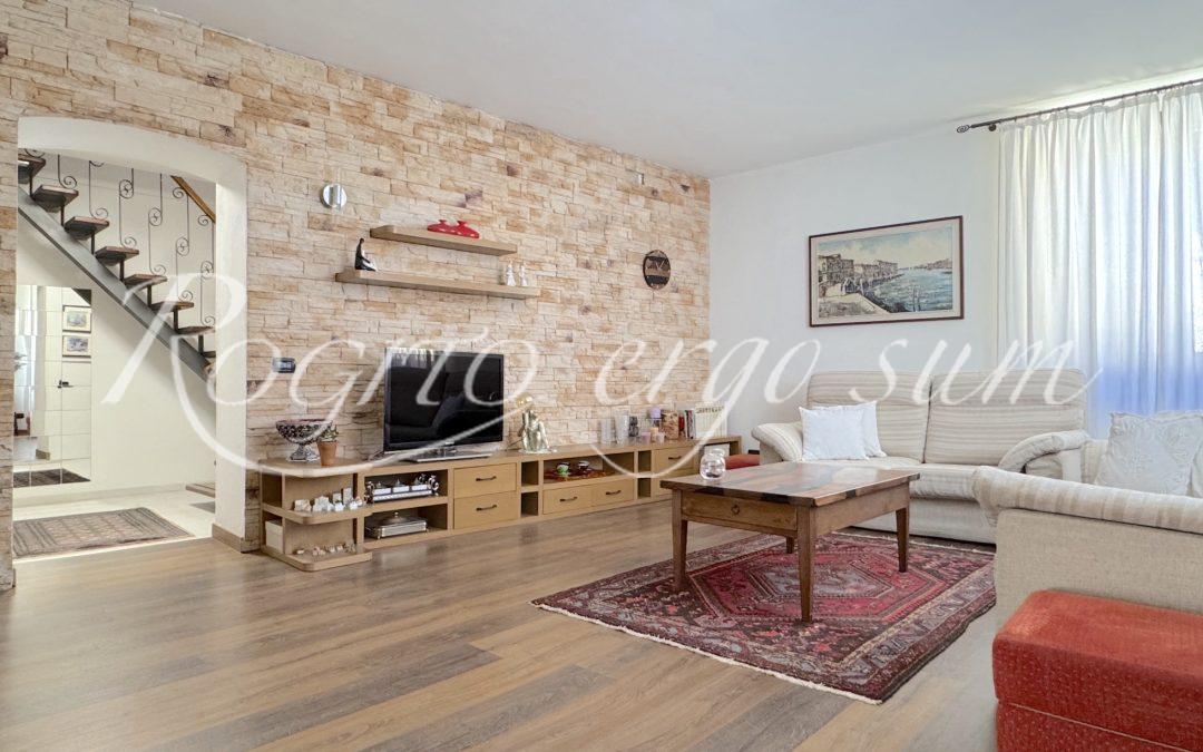 Gazzada-Schianno – Quadrilocale con giardino